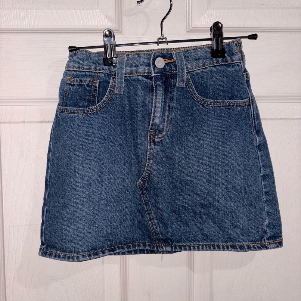 Old Navy Girl’s Denim Skirt, Size 8 - Picture 2 of 4